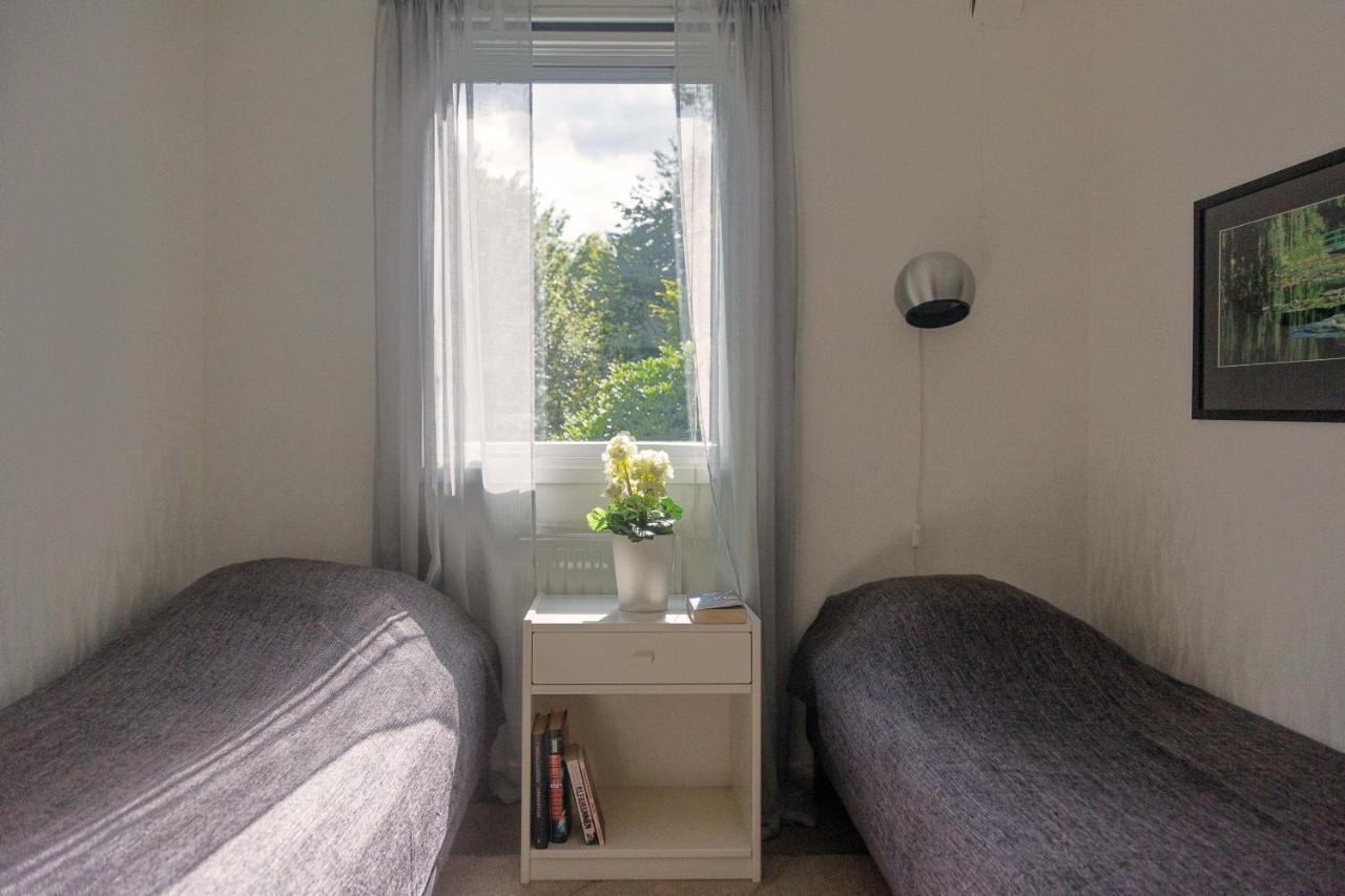 Very Nice Cottage By The Lake. Lursjoen! Hästveda Exterior foto