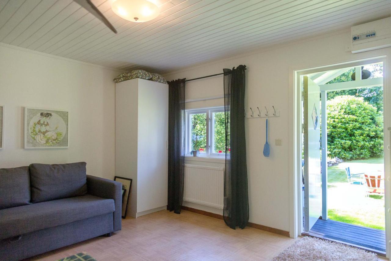 Very Nice Cottage By The Lake. Lursjoen! Hästveda Exterior foto